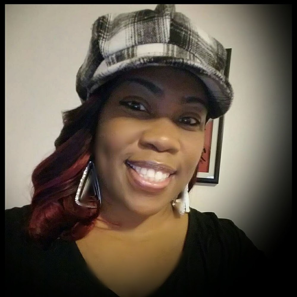 Meet your Posher, Regina